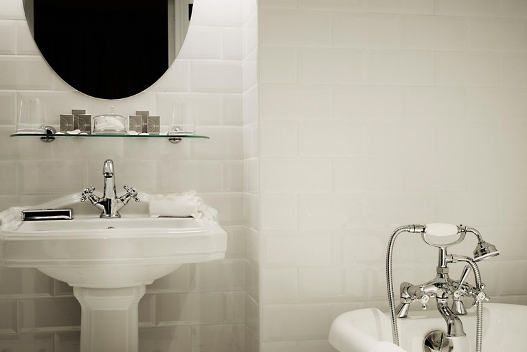 Bathroom 3, Maison D'Anthouard, Rhône