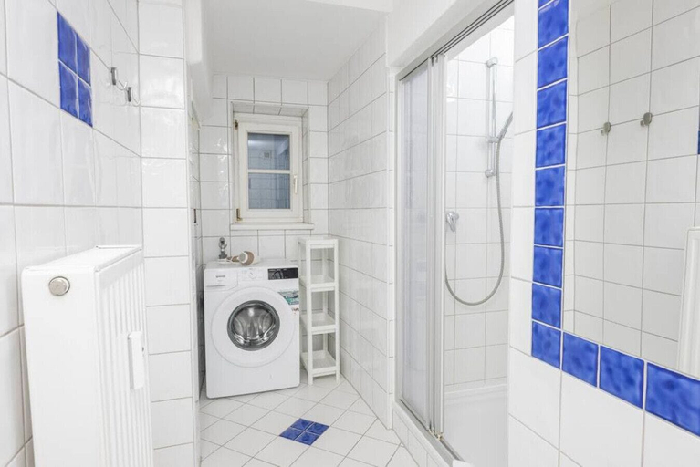 Bathroom 4, Zum Grazer Uhrturm, Graz