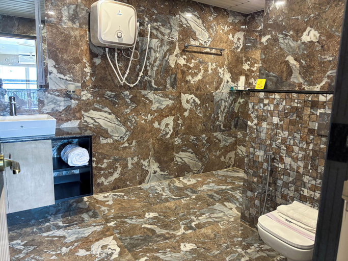 Bathroom 3, Hotel Todo, Papum Pare