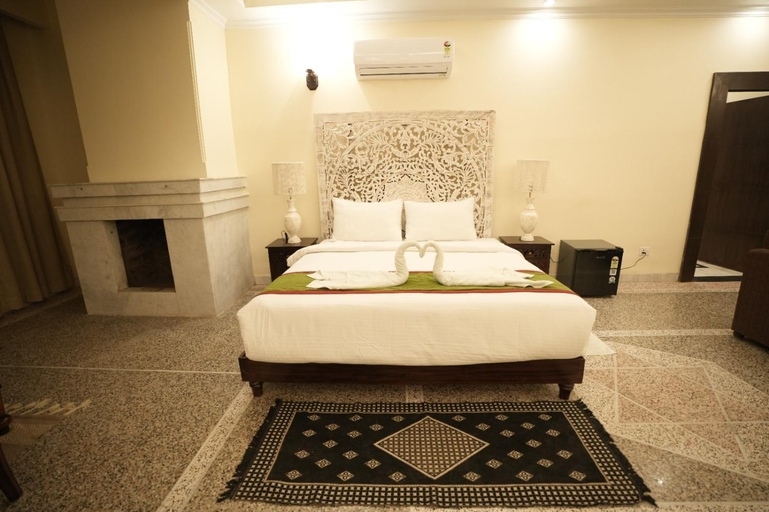 Bedroom 3, Gautam Hotels and Resort, Chhatarpur