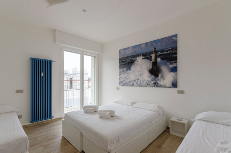 Bedroom 3, Spacious flat with Balcony, Genova