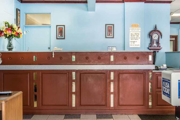 Public Area 2, Rodeway Inn Brookville, Jefferson