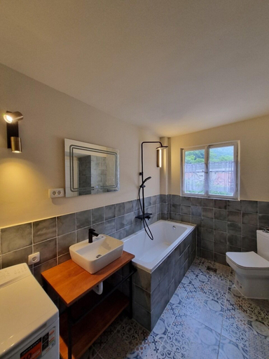 Bathroom 4, Old bakery house