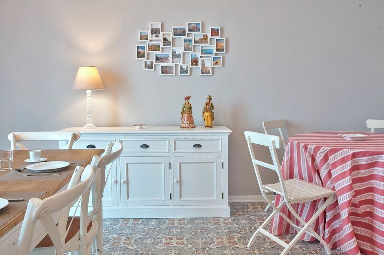 Others 2, B&B del Corso, Messina