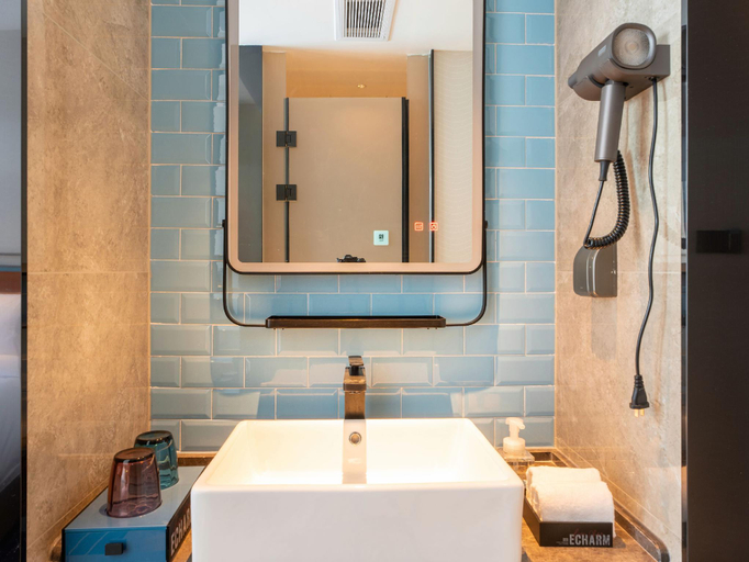 Bathroom, Echarm Hotel Yichang East Railway Station, Yichang