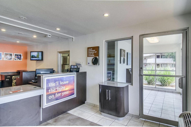 Public Area 3, Motel 6 Jacksonville, FL - Orange Park, Duval