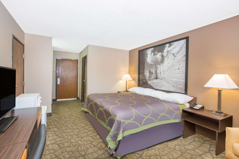 Bedroom 5, Super 8 by Wyndham Belleville, Republic