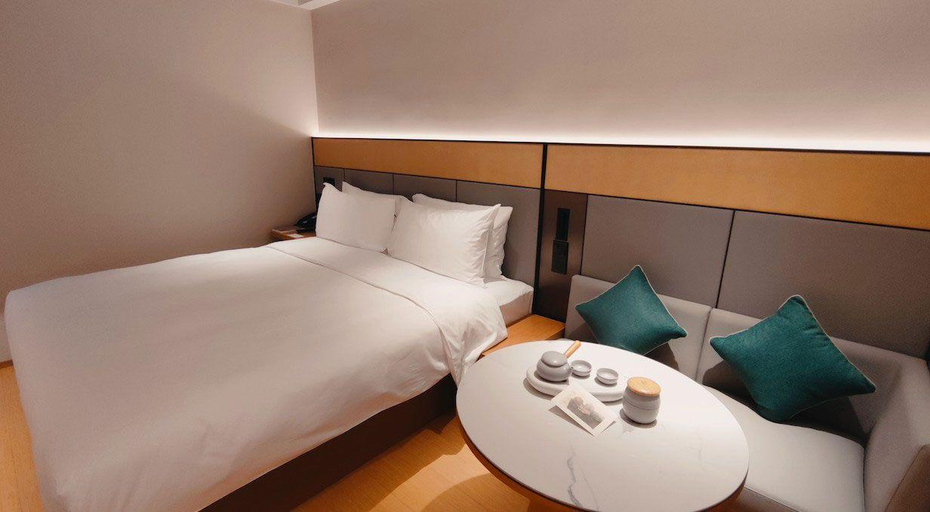 Bedroom 2, Ji Hotel Beijing Jianguomen Baiqiao Street, Beijing