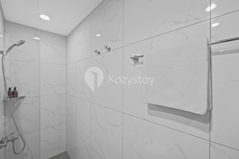 Bathroom 3, Reira by Kozystay - Sudirman, South Jakarta