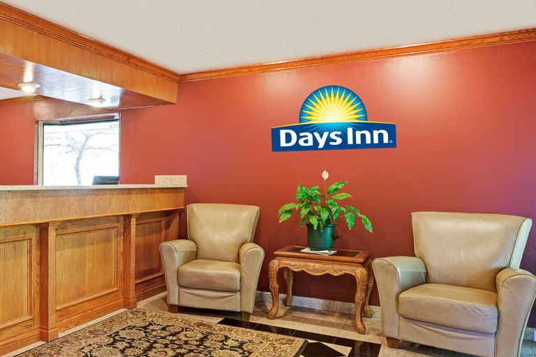 Public Area 3, Days Inn & Suites by Wyndham Monroe, Monroe