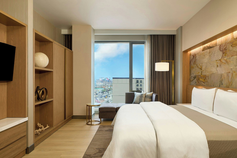 Bedroom 4, The Westin Flushing Laguardia Airport, New York