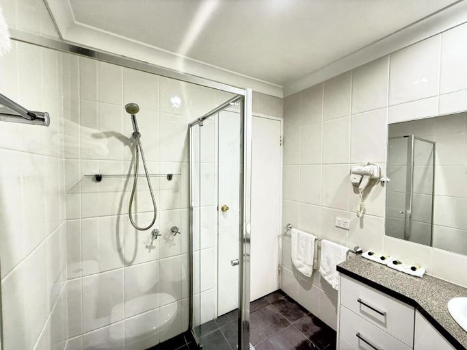Bathroom 9