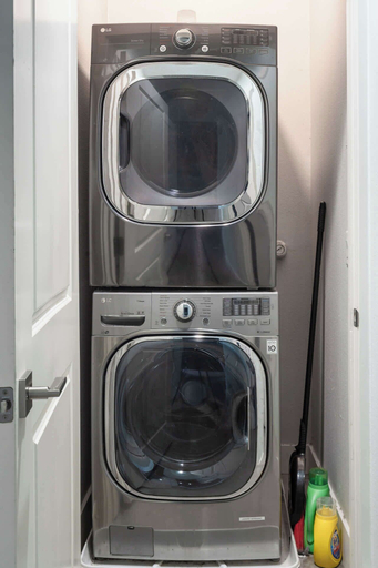Bathroom 3, Heated Pool Haven w Hot Tub 3 min to DT, Travis
