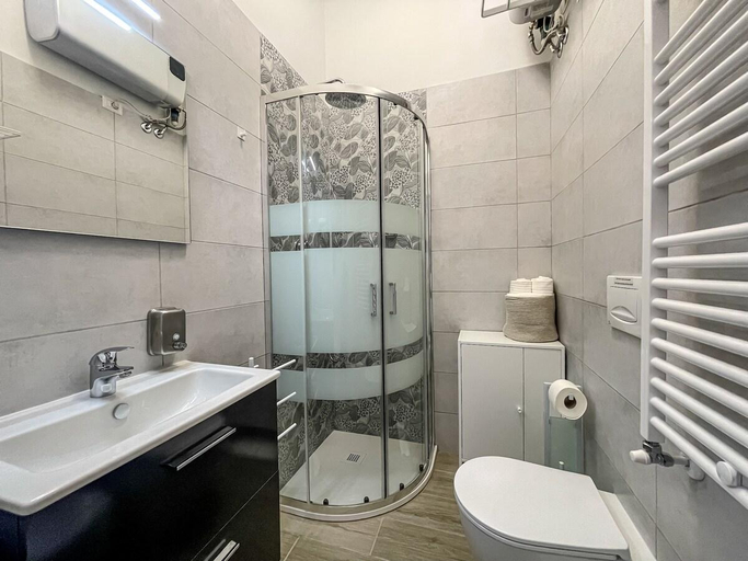 Bathroom, MH Studios, Milano