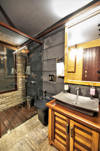 Bathroom 3, BluSalzz Homes - The Himalayan Bungalow, Almora - Uttarakhand, Almora