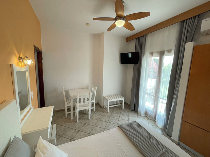 Bedroom 3, Adult Only - Hotel Suzanna, Thessaly