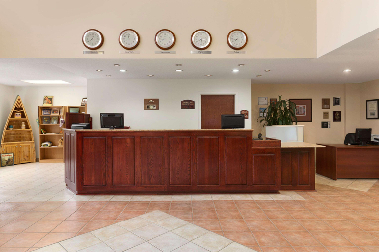 Public Area 2, Days Inn & Conference Centre by Wyndham Oromocto, Sunbury