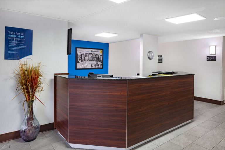 Public Area 2, Super 8 by Wyndham Pensacola, Escambia
