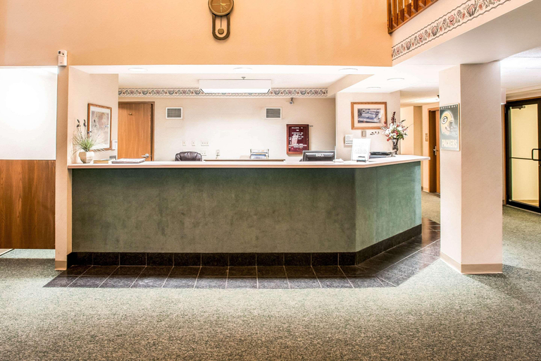 Public Area 2, Econo Lodge Inn & Suites Oconto, Oconto