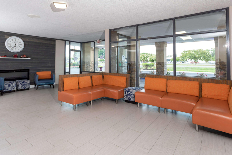 Public Area 2, Super 8 by Wyndham Goldsboro, Wayne
