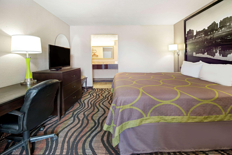 Bedroom 3, Super 8 by Wyndham Lakeland, Shelby