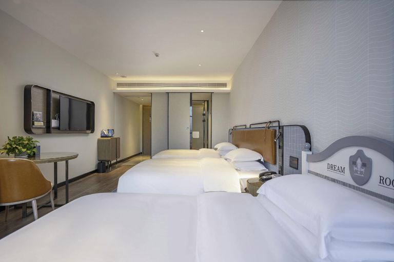 Bedroom 2, Echarm Hotel Yichang East Railway Station, Yichang
