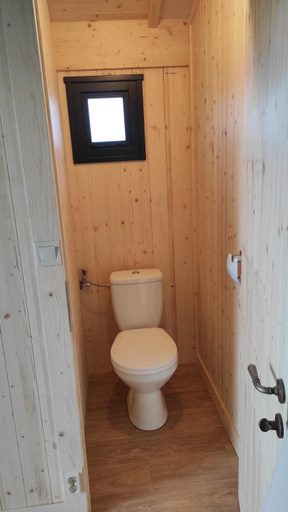 Bathroom, Cabanes Lacustra à l'Etang de la Ramade, Creuse