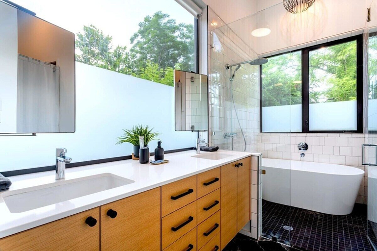 Bathroom 3, Backyard Pool Oasis Rainey St 6 min walk, Travis