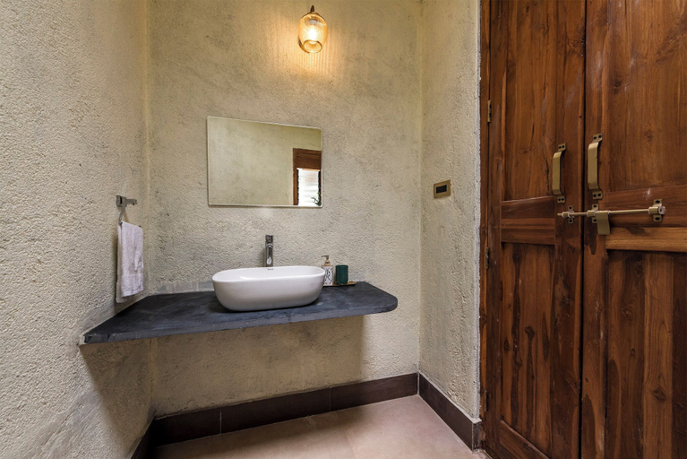 Bathroom 4, Cosmicstays Joshet Farmstay, Pune