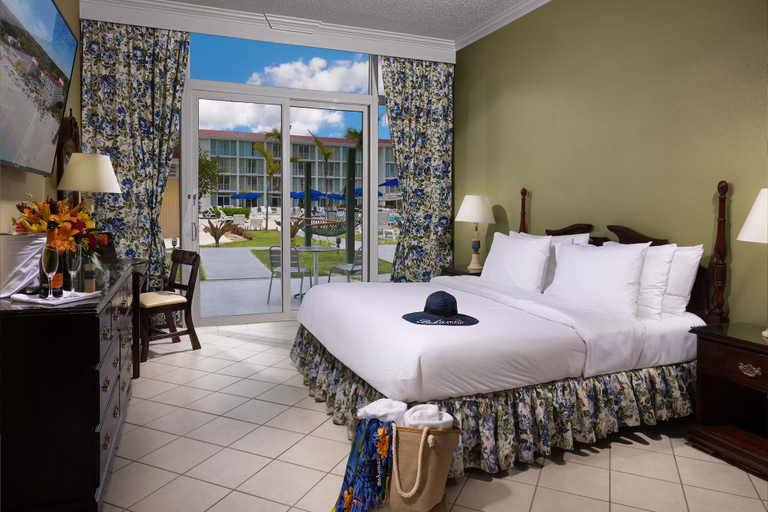 Bedroom 4, Breezes Resort Bahamas All Inclusive