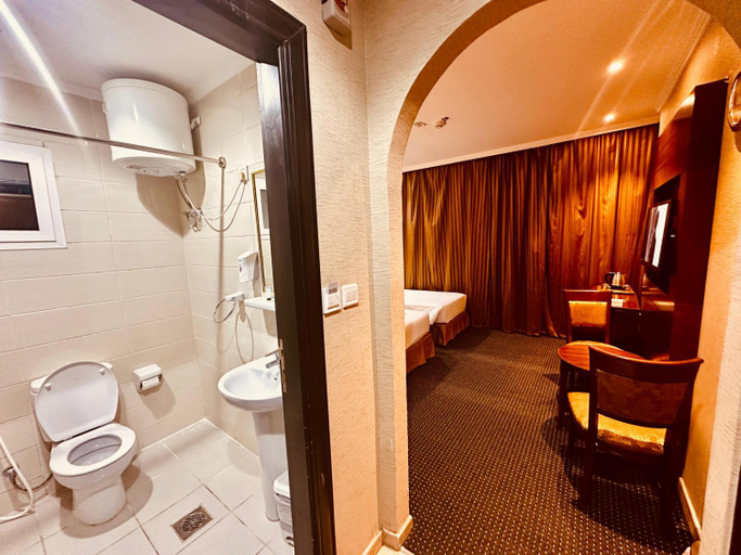 Bathroom 2, Funduq Duyuf Almaqam, Makkah