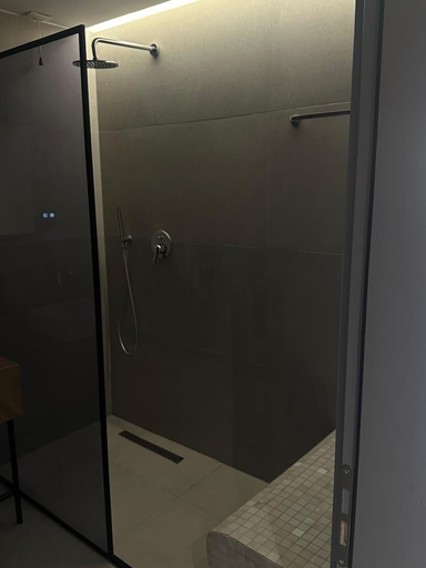 Bathroom 4, Hotel Liss, Lezhës