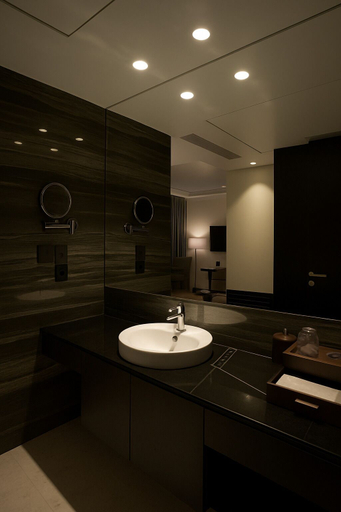 Bathroom 4, Aauris, Kolkata