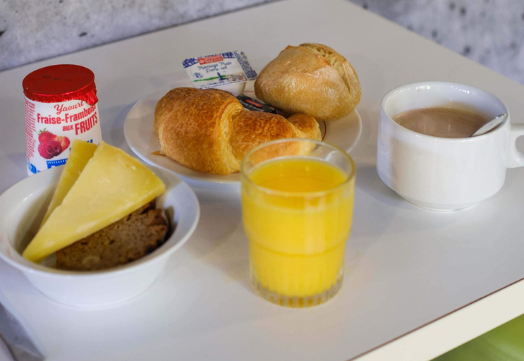 Food & Drinks 5, B&B HOTEL Cannes Mouans Sartoux, Alpes-Maritimes