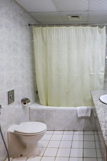 Bathroom 4, WESCOTT PEARL HOTEL APARTMENTS, Dubai