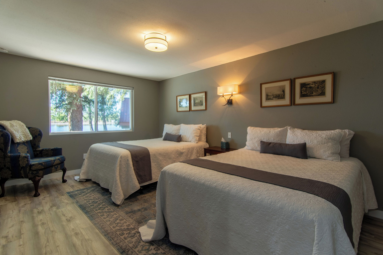 Bedroom 3, Historic  Gilchrist Waterfront Resort, Klamath
