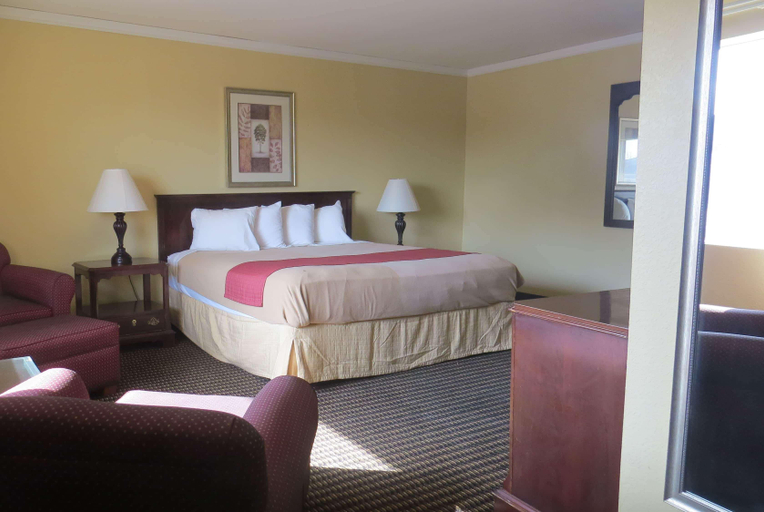 Bedroom 3, Travelodge By Wyndham Stratton, Kit Carson
