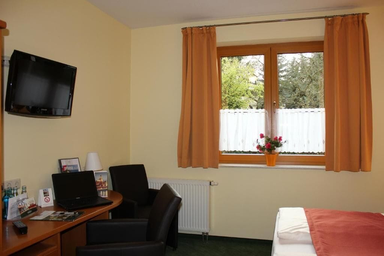 Bedroom 3, Landhotel Dresden, Dresden