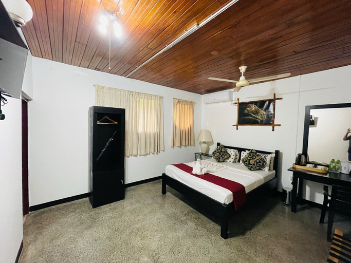 Bedroom 3, Safari Village Hotel, Embilipitiya