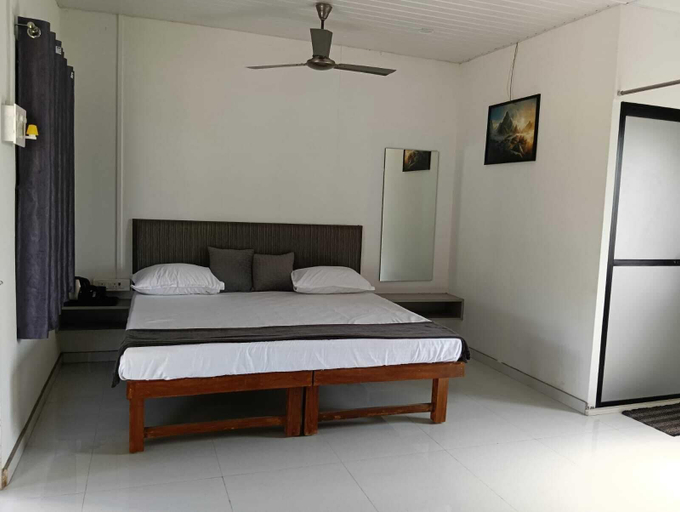 Bedroom 2, Malhar Baug Resort, Raigarh