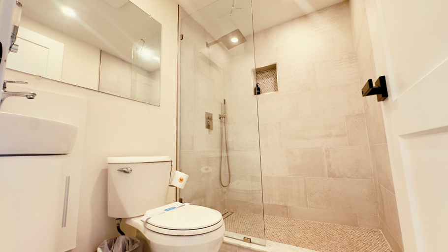 Bathroom 4, Surfside Siesta on the Strip, Volusia