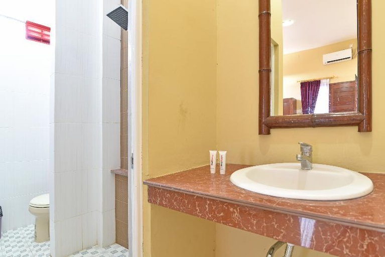 Bathroom 17