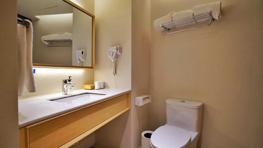 Bathroom, JI Hotel (Beijng Changping Longshui Road), Beijing