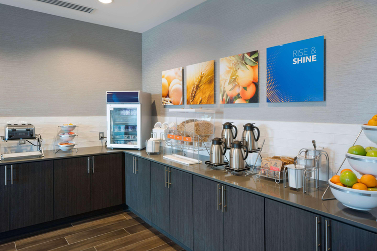 Food & Drinks 5, Comfort Suites Southwest Kennewick, Benton