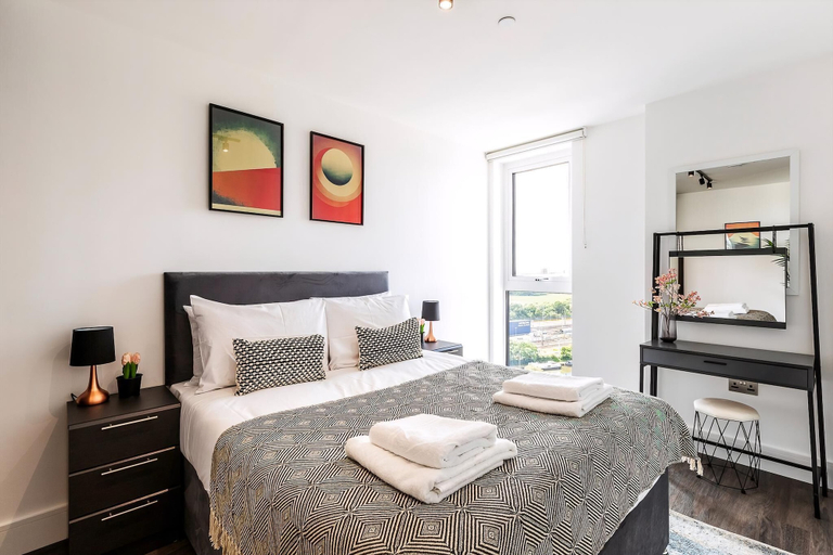 Bedroom 3, Stylish West London Apartment, London