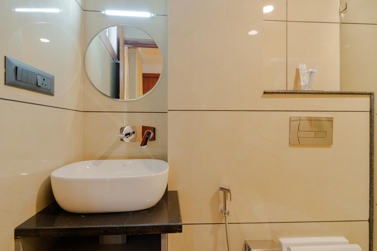 Bathroom 4, Alokah Kashi, Varanasi