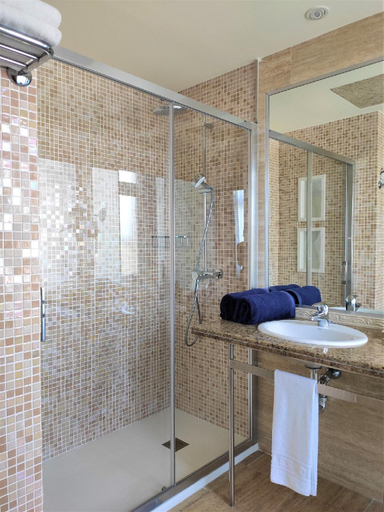 Bathroom 5, Hotel Delfin 4 Sup, Girona