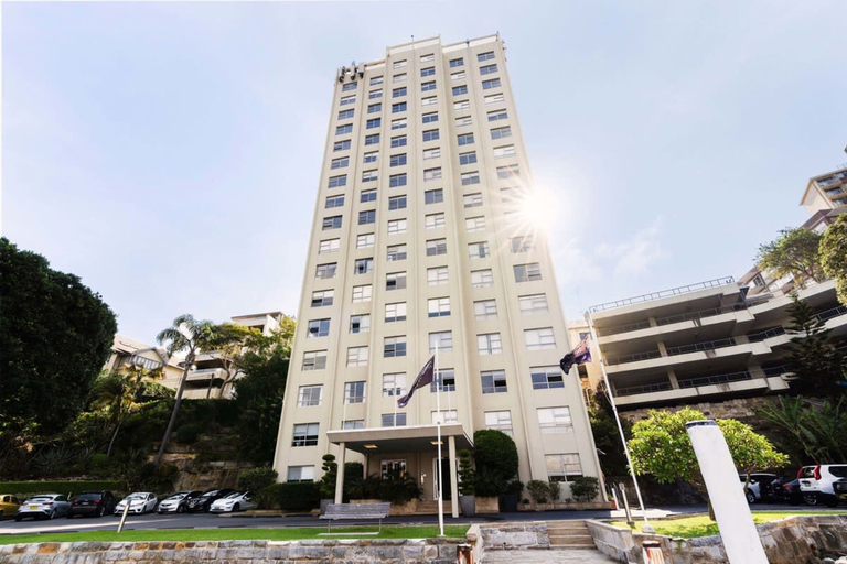 Room 3, Harbourside 53 in Mcmahons Point, Sydney