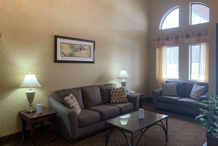 Public Area 2, Super 8 by Wyndham Liverpool/Clay/Syracuse Area, Onondaga