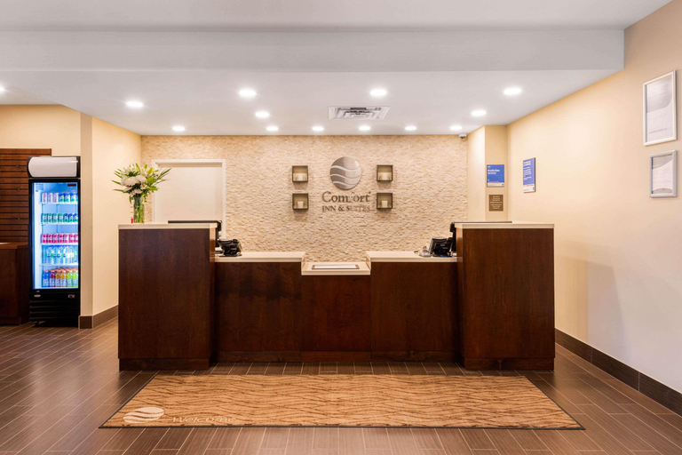 Public Area 3, Comfort Inn & Suites Bowmanville, Durham